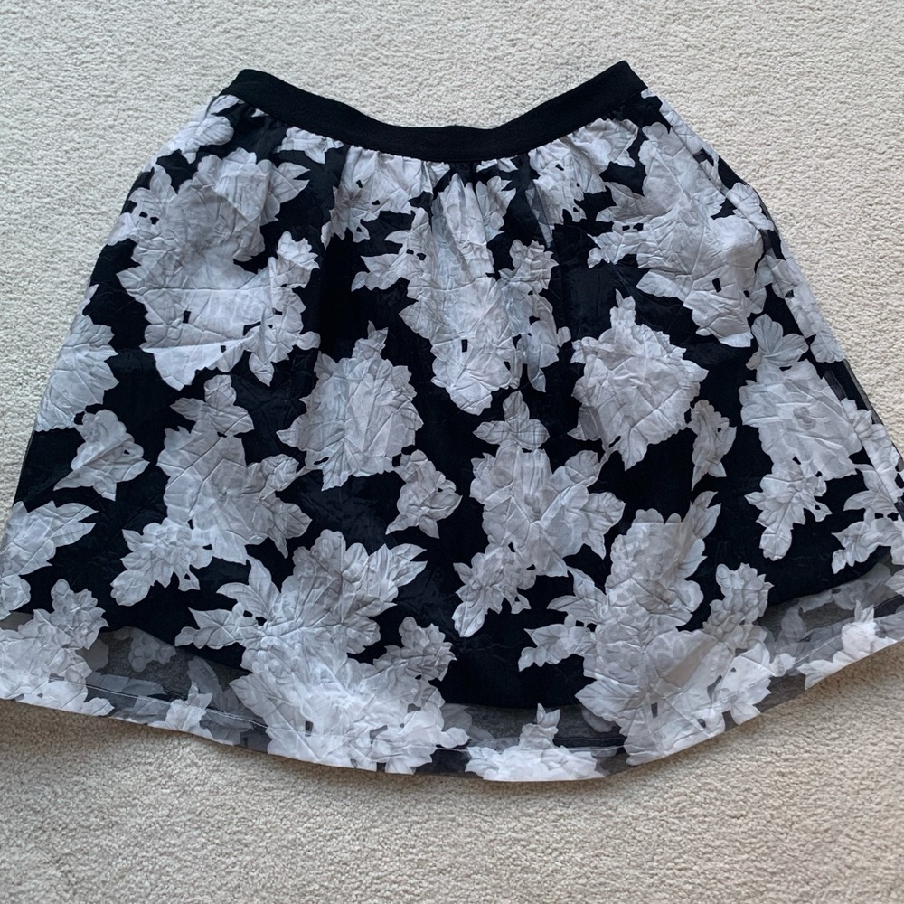 Floral full A line zippered skirt
